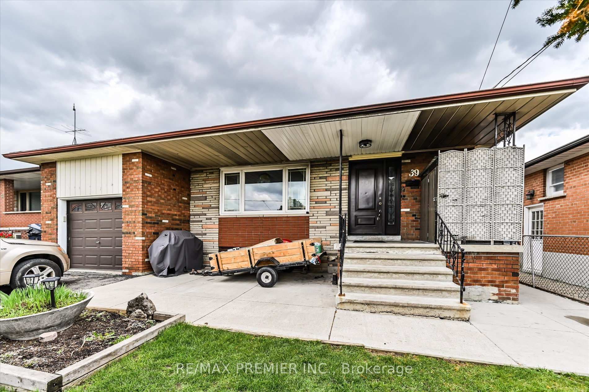 39 Jocada Road, York / Weston, ON M6L 2J4 - Photo 1
