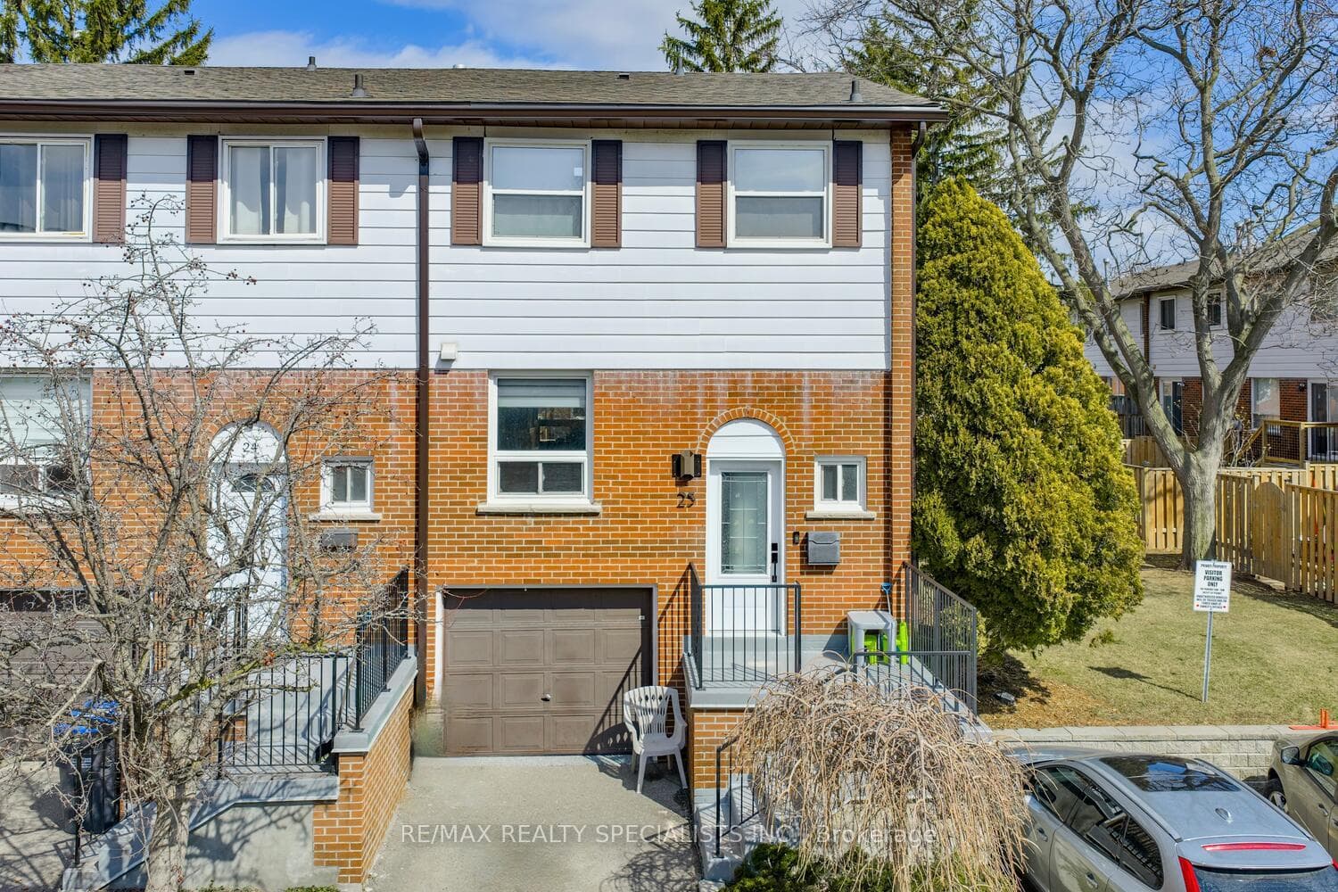 2445 Homelands Drive Unit 25, Mississauga, ON L5K 2C6 - Photo 1