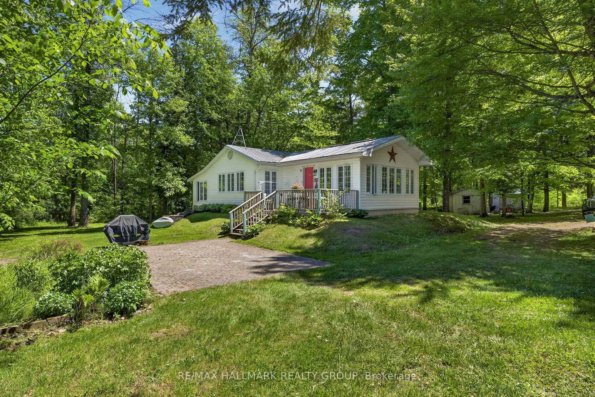 2432 Bathurst 2nd Concession, Tay Valley