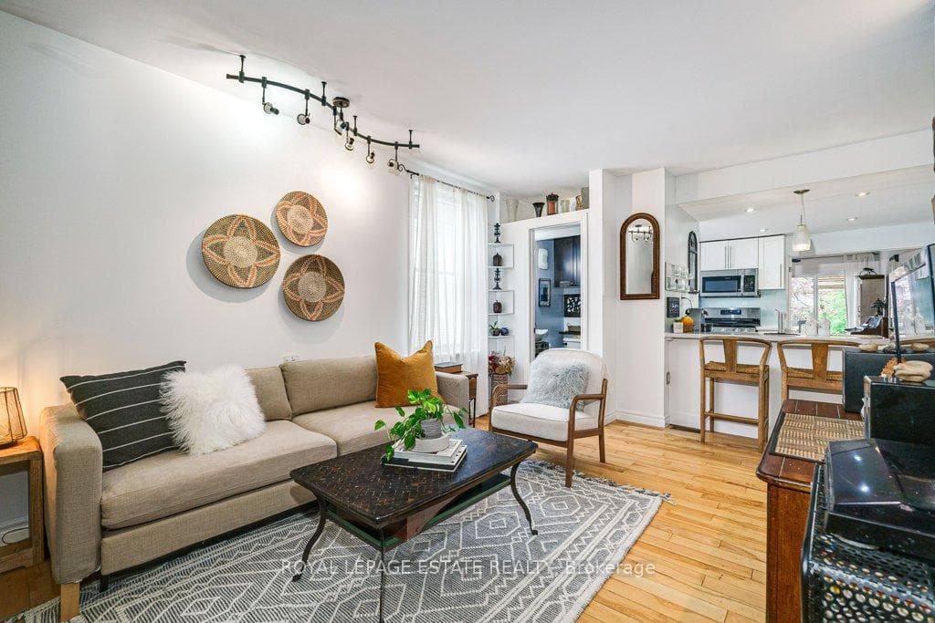 158 Waverley Road, The Beaches / Upper Beaches, ON M4L 3T3 - Photo 1