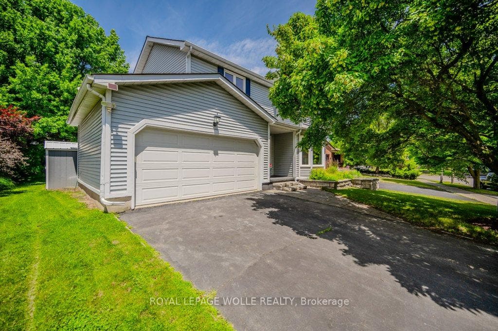 398 Strawberry Crescent, Waterloo