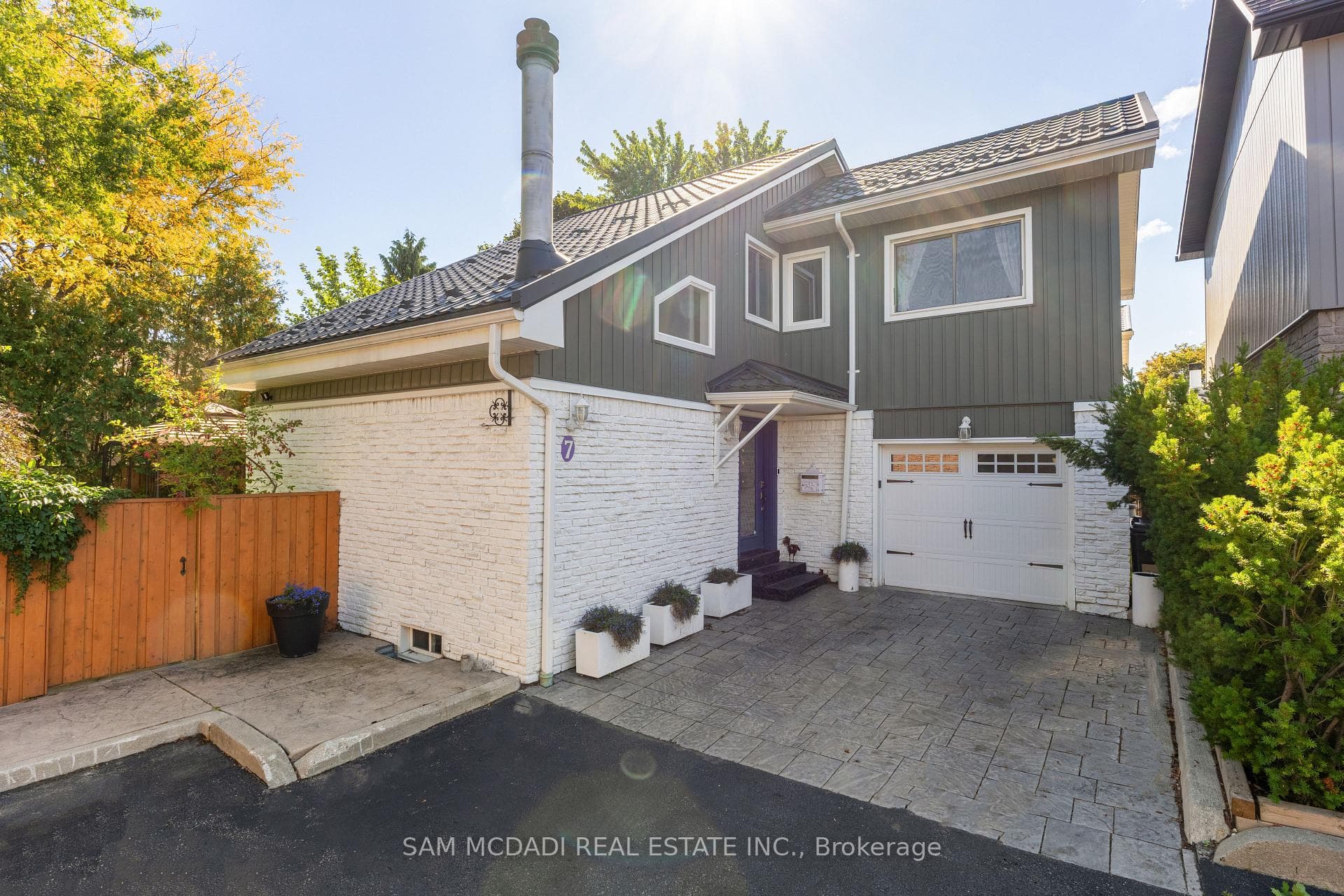 7 Pierpont Place, Mississauga, ON L5N 5V1 - Photo 1