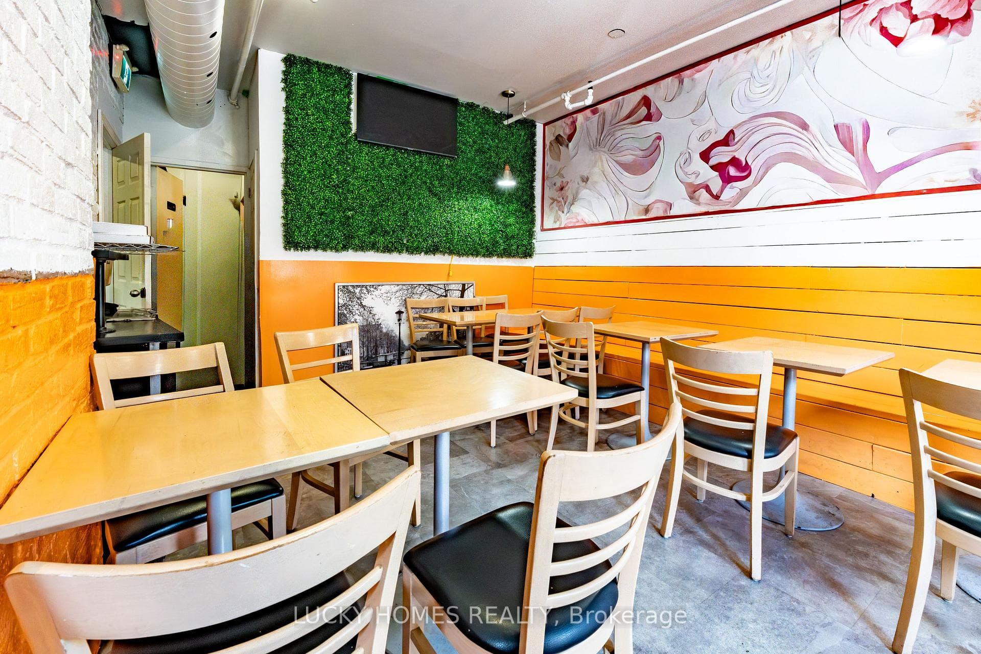 118 John Street, Downtown Toronto / Waterfront, ON M5V 2E3 - Photo 1