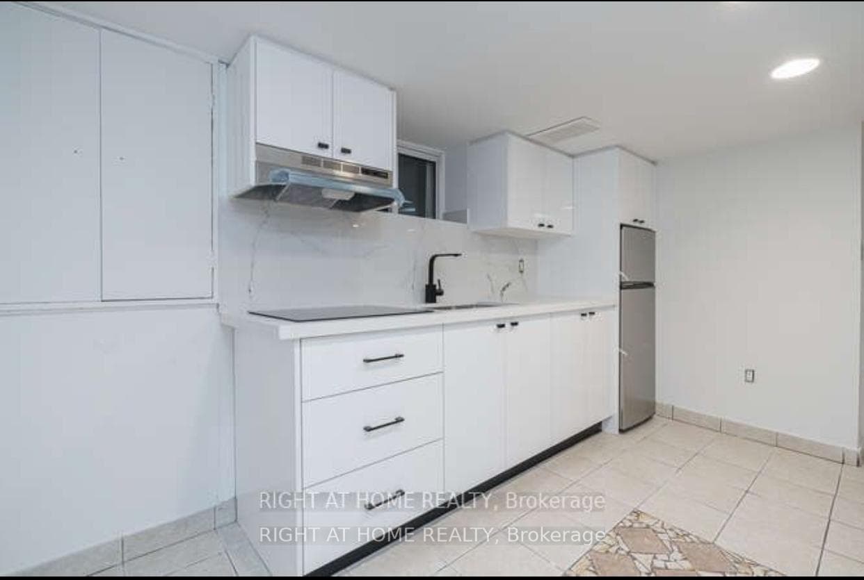 157 Woodycrest Avenue Unit Basement, Danforth / East York, ON M4J 3B8 - Photo 1