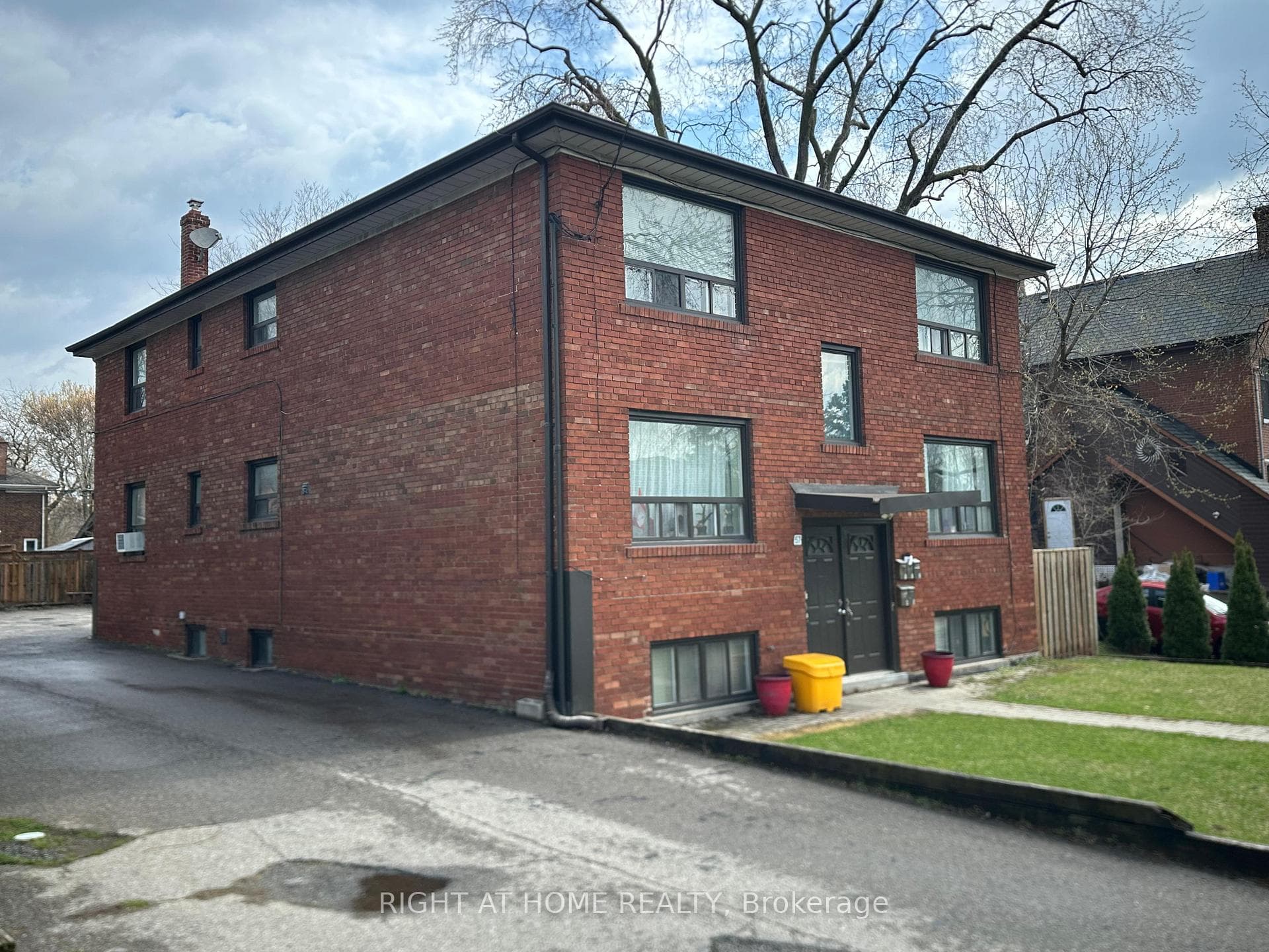 57 Superior Avenue Unit Unit 1, Liberty Village / Parkdale / South Parkdale, ON M8V 2M7 - Photo 1