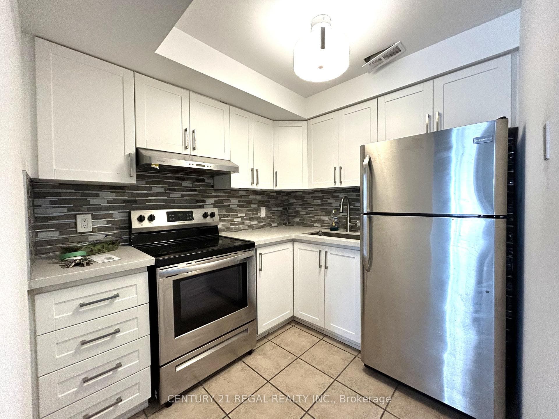1289 Queen Street Unit #2, High Park / Junction / Roncesvalles, ON M6K 1L6 - Photo 1
