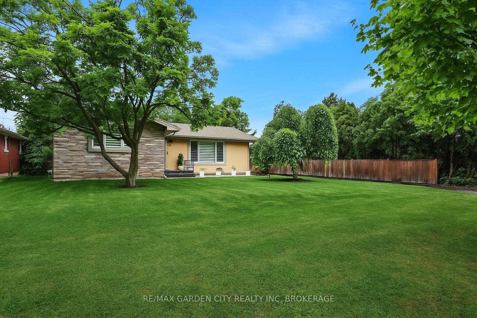 18 Wakil Drive Unit Unit #1 (main), St. Catharines, ON L2T 3H8 - Photo 1