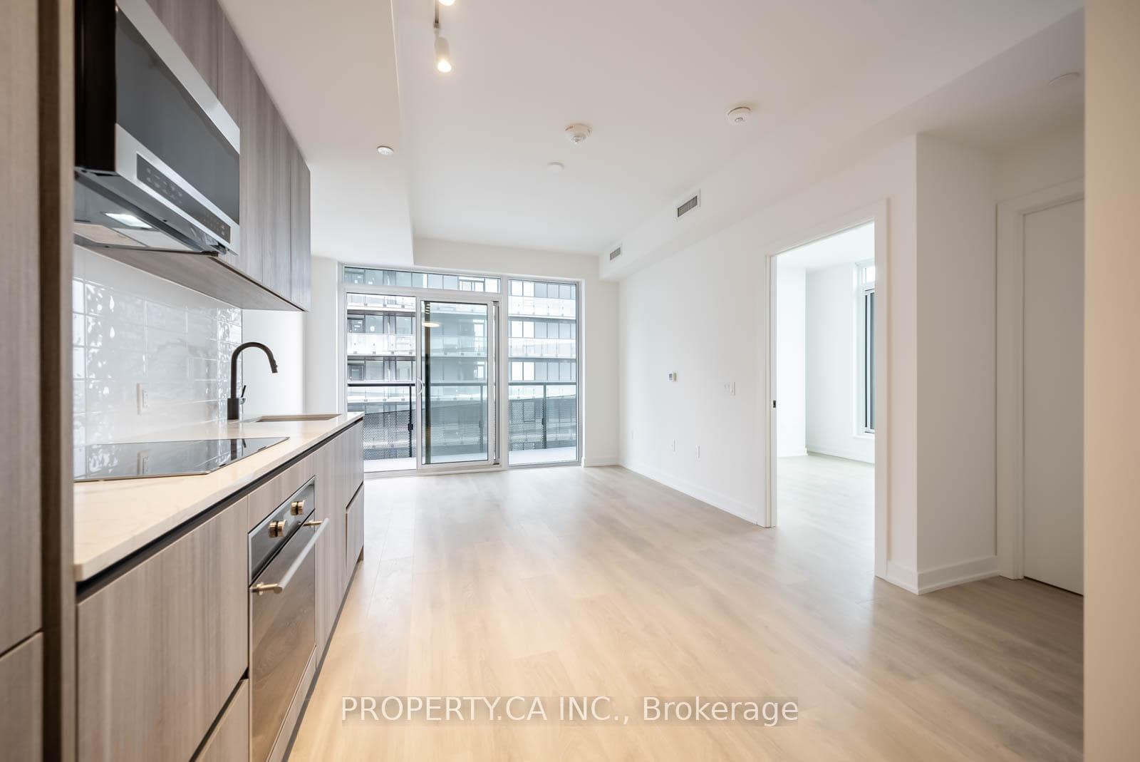 127 Broadway Avenue Unit 3409, Leaside / Davisville, ON M4P 1V4 - Photo 1