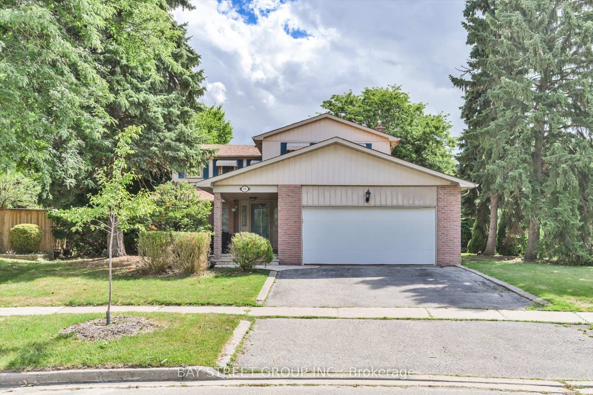 33 Kilchurn Castle Drive, Scarborough Village / Eglinton East, ON M1T 2W3 - Photo 1