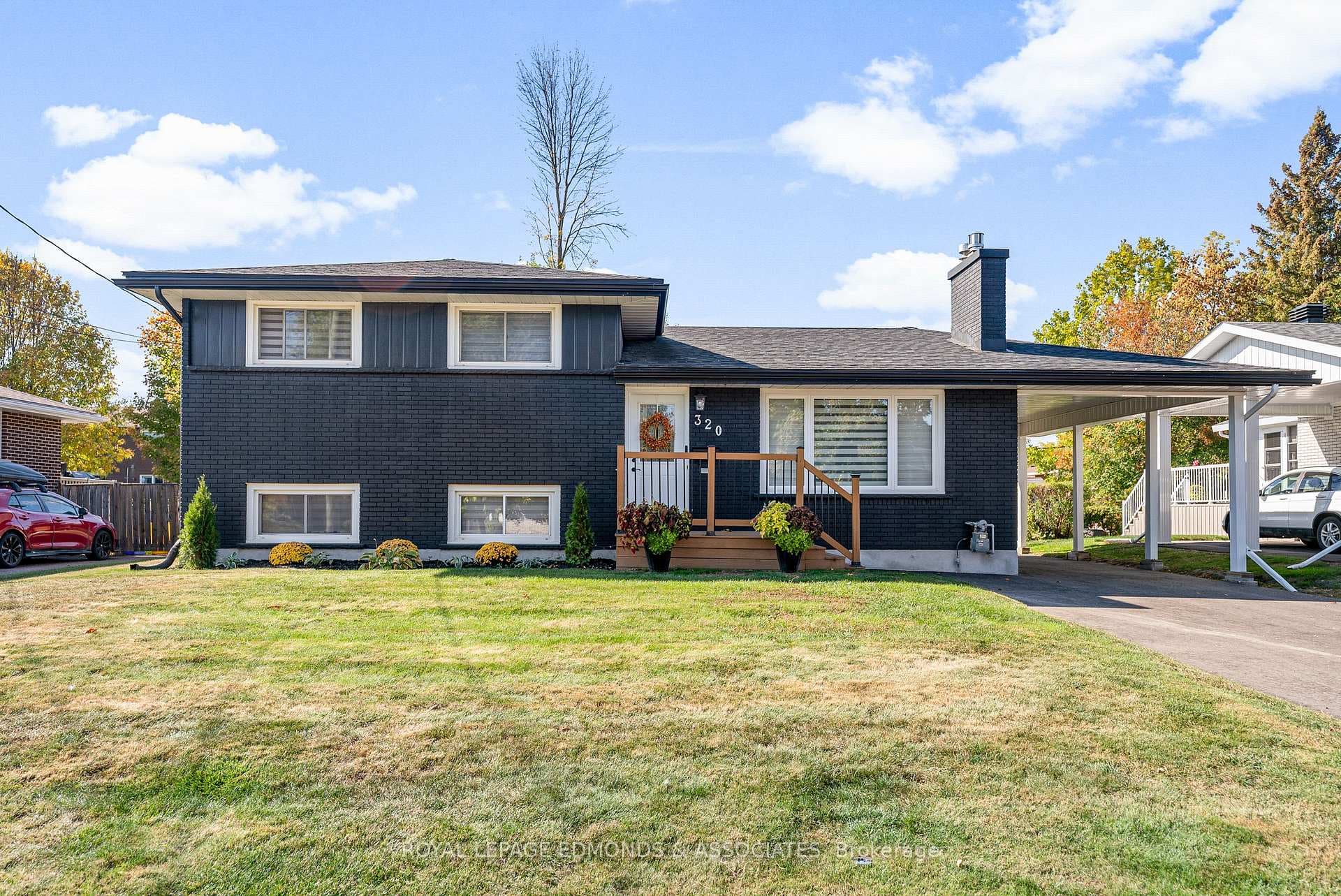 320 Patricia Avenue, Pembroke