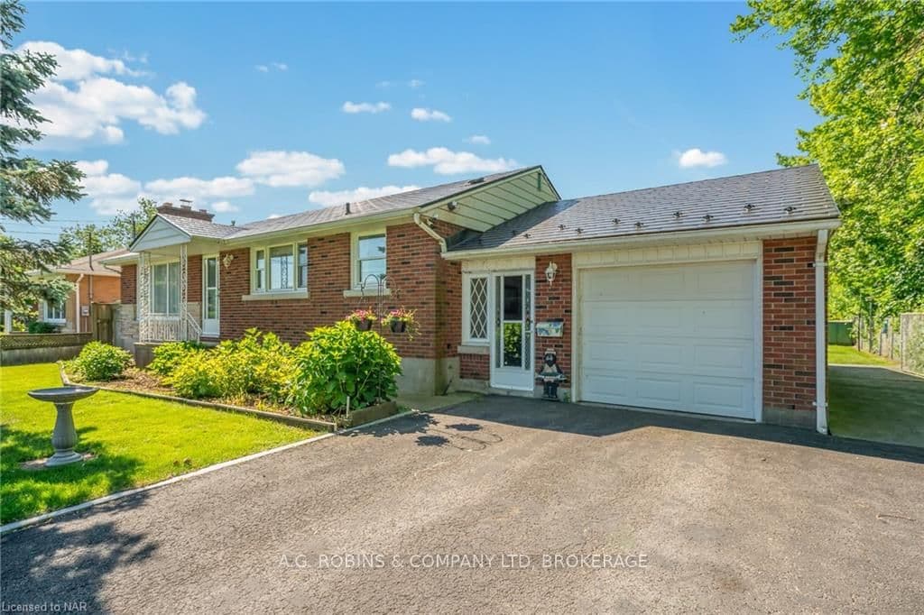 242 LAKESHORE Road, Port Colborne, ON L3K 2S6 - Photo 1