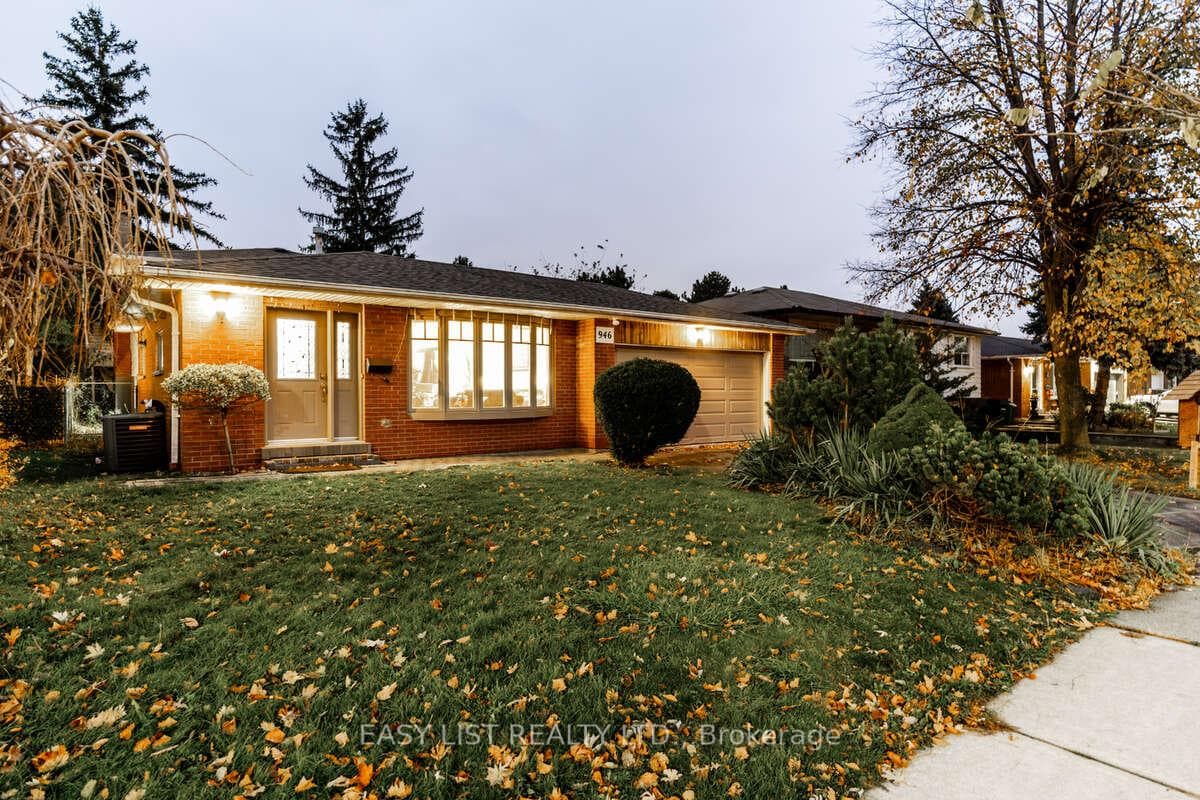 946 McBride Avenue, Mississauga, ON L5C 1L6 - Photo 1