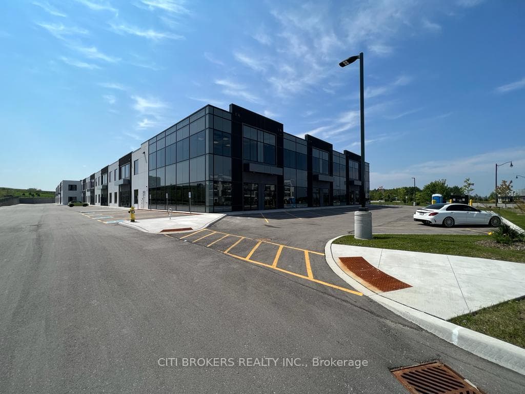 45 Eric T Smith Way Unit 5, Aurora, ON L4G 3Z8 - Photo 1