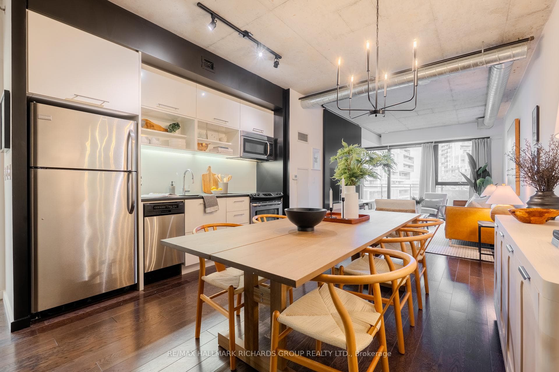 51 Trolley Crescent Unit 613, Toronto C08