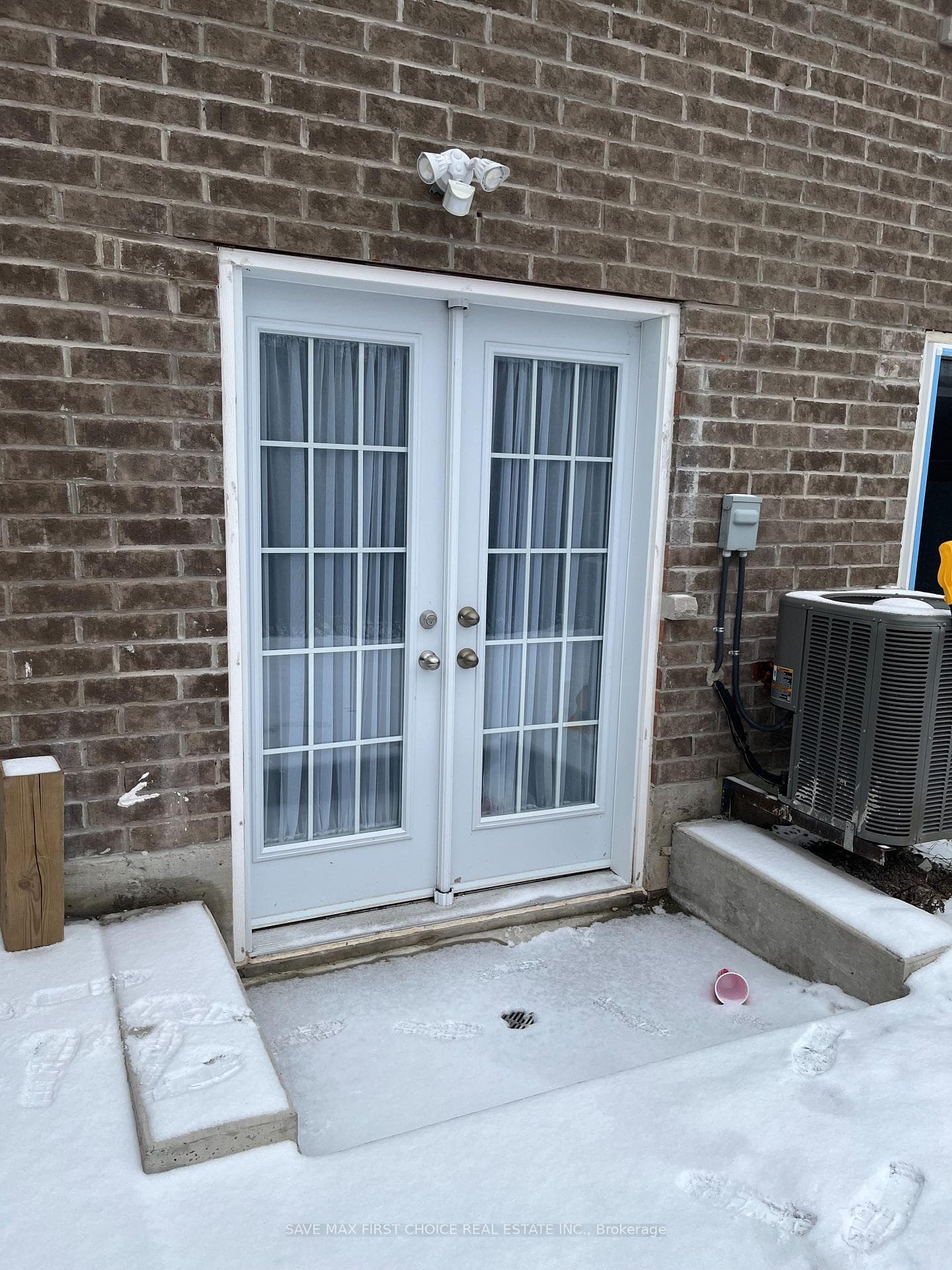 1195 McEachern Court Unit Basement, Milton, ON L9E 1E5 - Photo 1