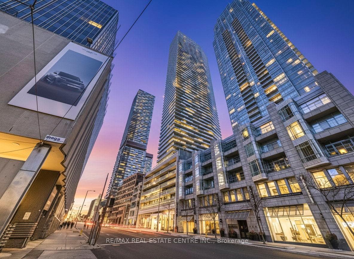 2221 Yonge Street Unit 5404, Leaside / Davisville, ON M4S 0B8 - Photo 1