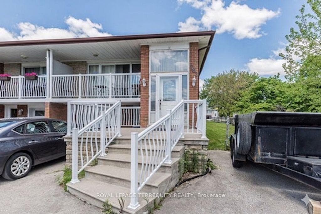 783 Annamore Road, Mississauga, ON L4Y 2V6 - Photo 1