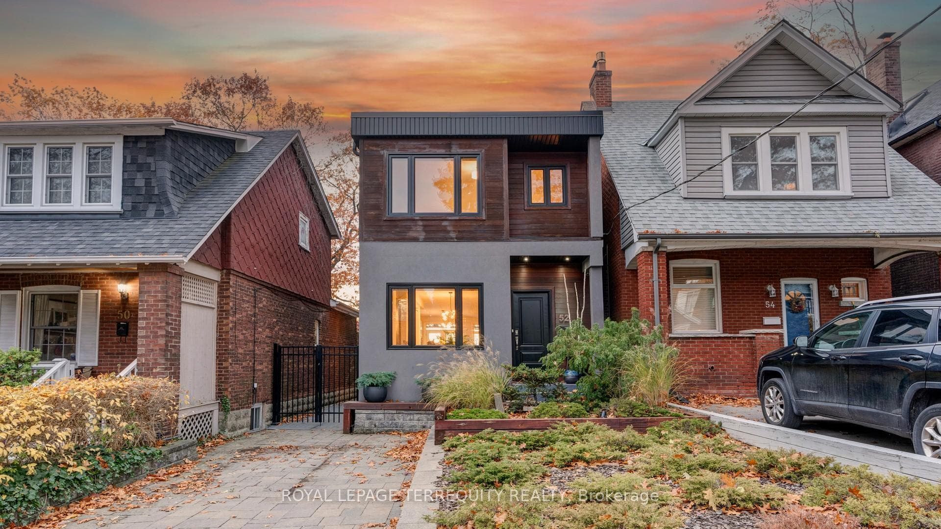 52 Queensbury Avenue, Birch Cliff / Cliffside, ON M1N 2X7 - Photo 1