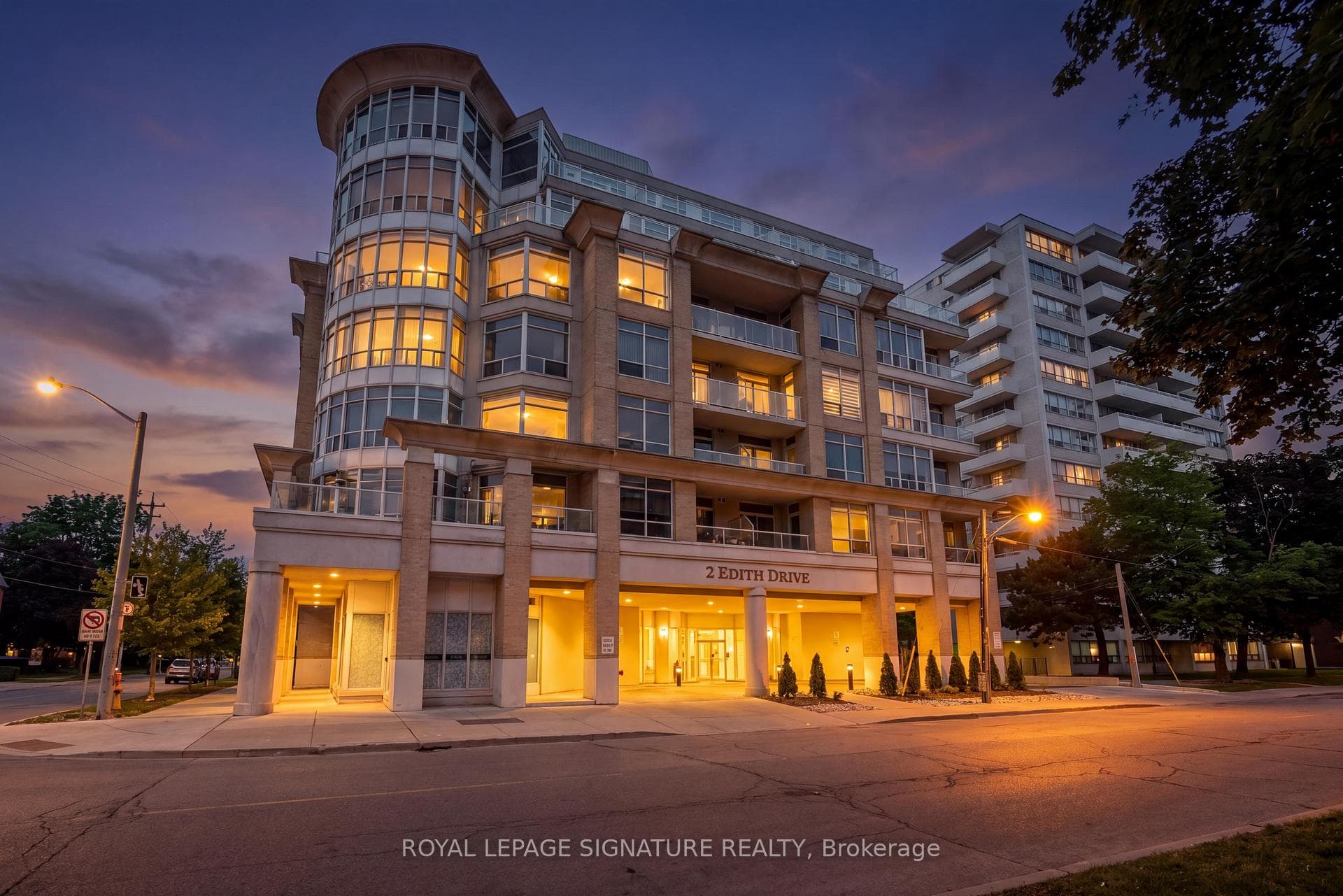 BEAUTIFUL BOUTIQUE BUILDING