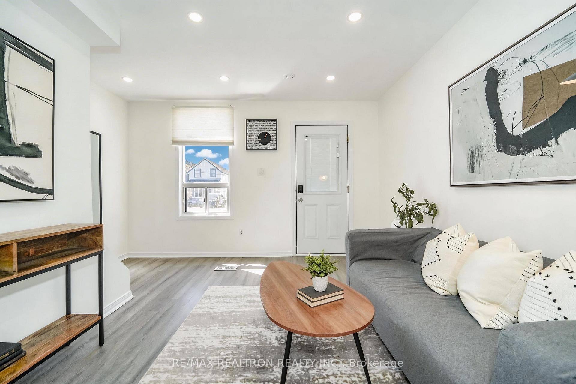 47 Greendale Avenue Unit Upper, Keelesdale / Eglinton West, ON M6N 4P4 - Photo 1