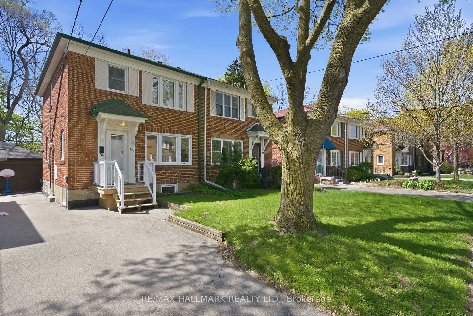 69 Thursfield Crescent, Flemingdon Park / Don Mills, ON M4G 2N4 - Photo 1
