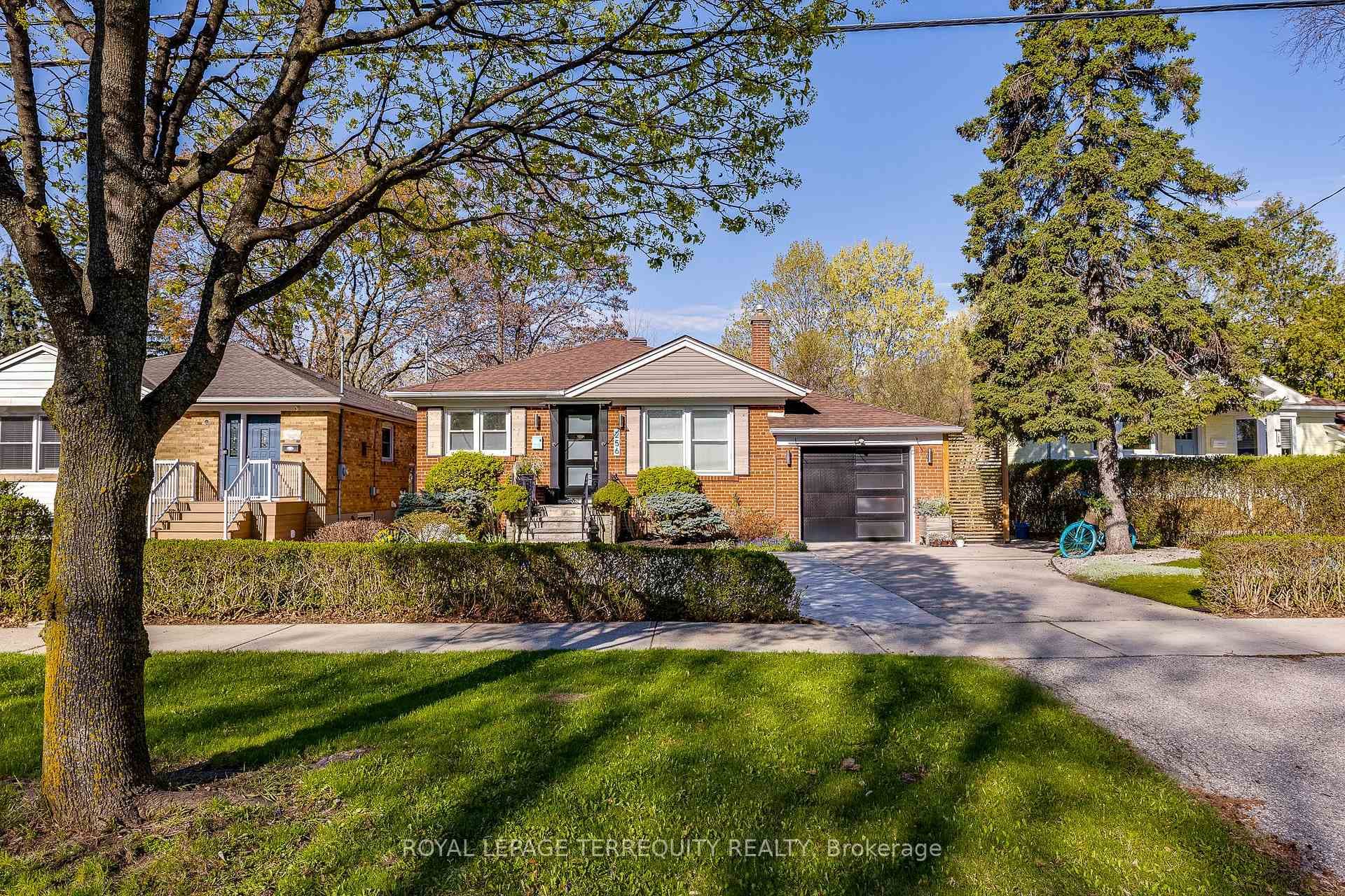 256 Renforth Drive, Etobicoke (Islington / Rexdale), ON M9C 2K9 - Photo 1