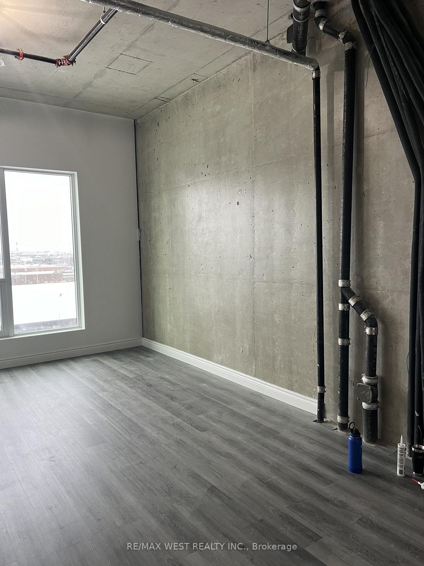 600 Dixon Road Unit 423, Etobicoke (Kingsview Village / Humber Heights), ON M9W 1J1 - Photo 1