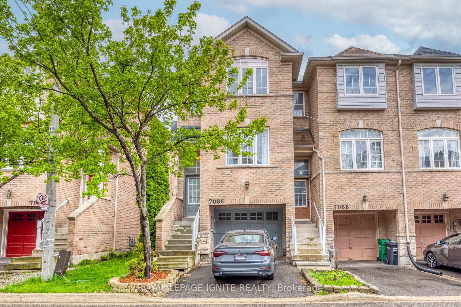 7086 Fairmeadow Crescent, Mississauga, ON L5N 8R5 - Photo 1