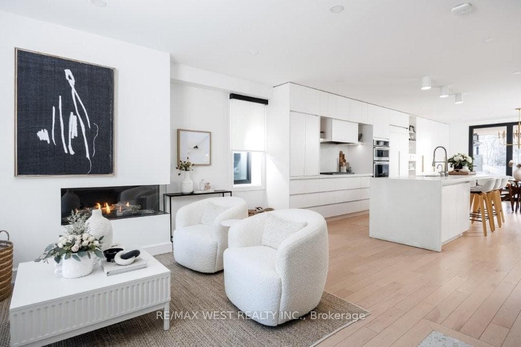 424 Clendenan Avenue, Bloor West Village / Swansea, ON M6P 2X6 - Photo 1