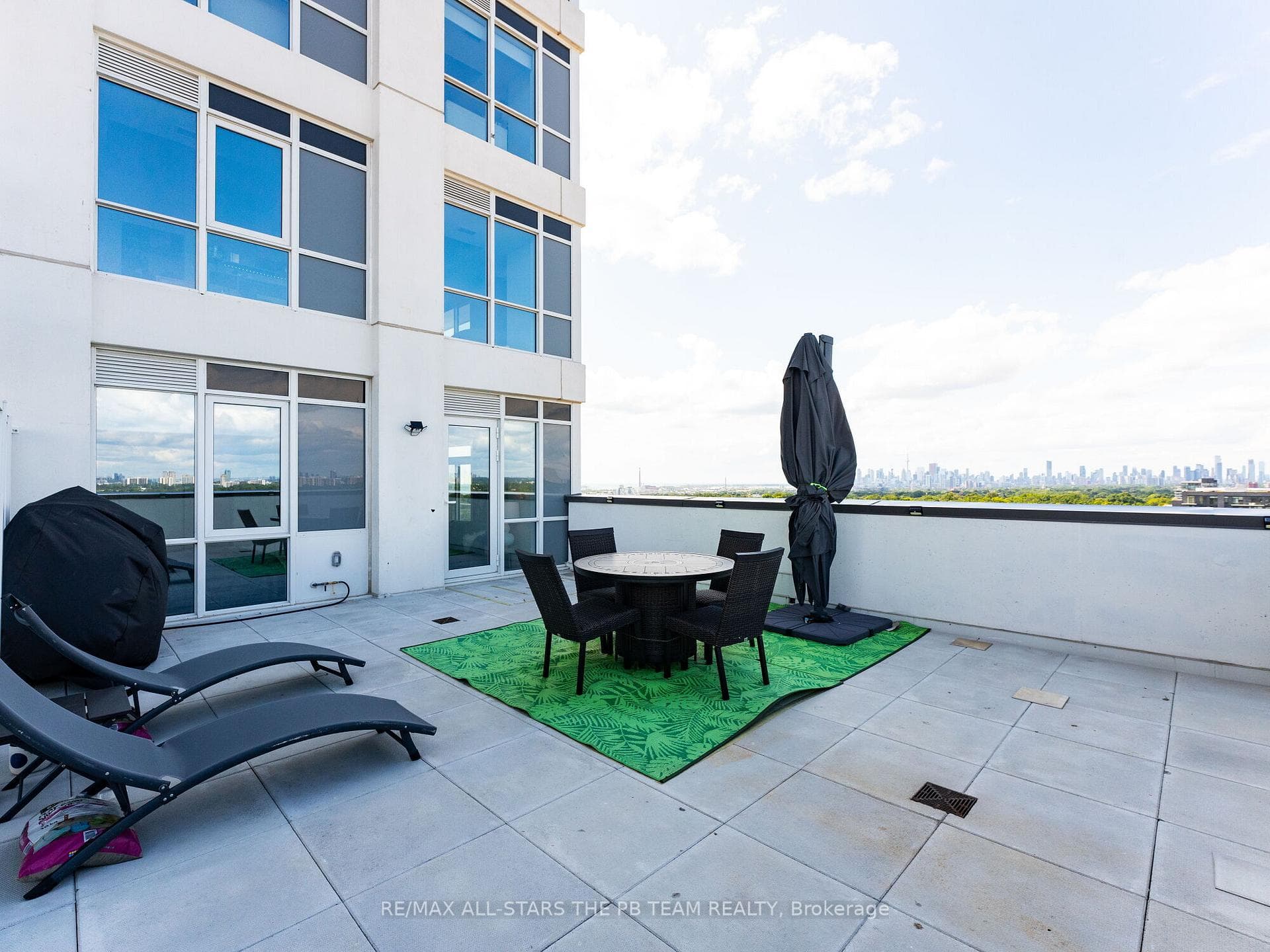 286 Main Street Unit 1201, The Beaches / Upper Beaches, ON M4C 4X4 - Photo 1