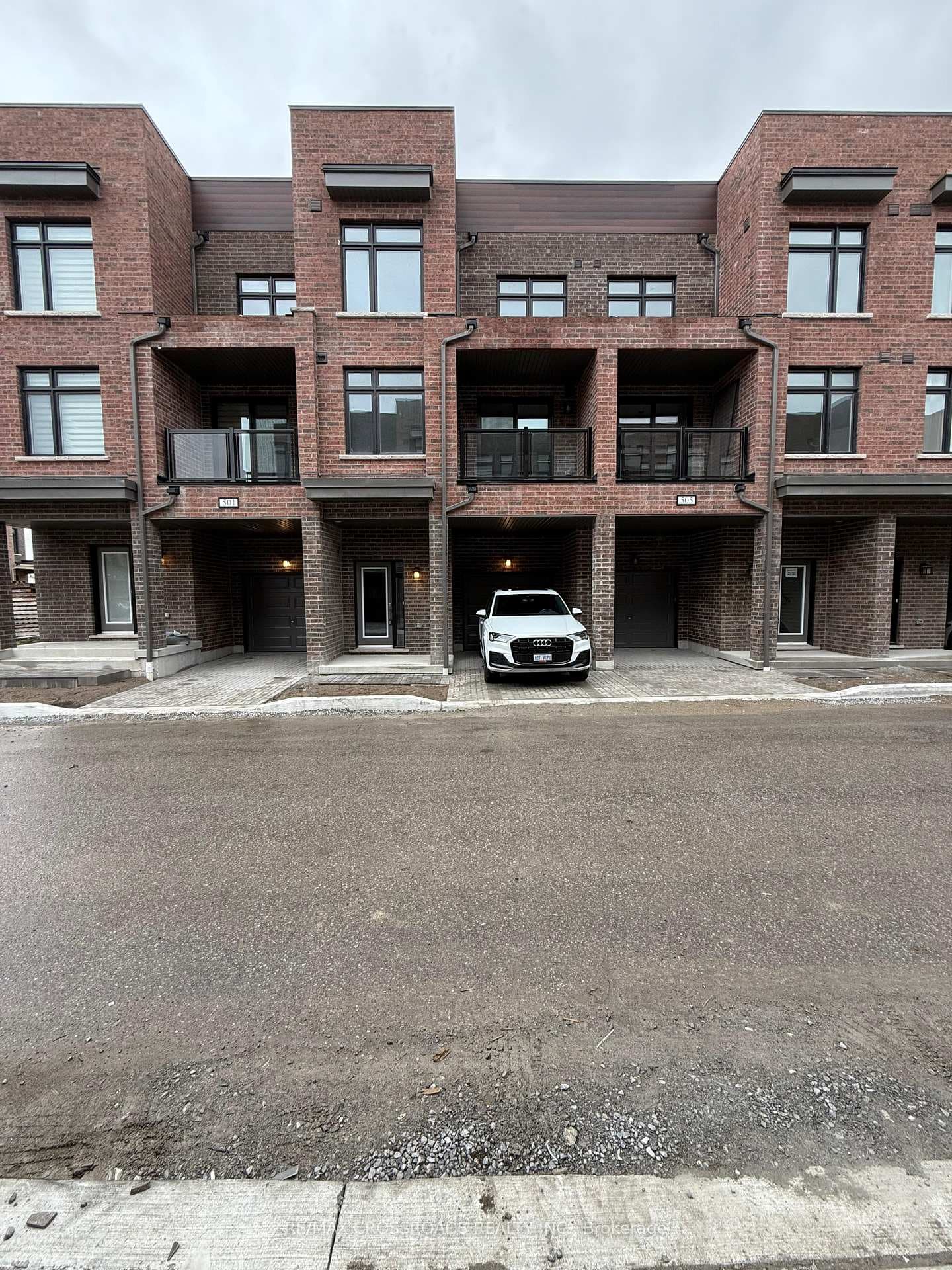 1865 Pickering Parkway Unit 503, Pickering, ON L1V 0H2 - Photo 1