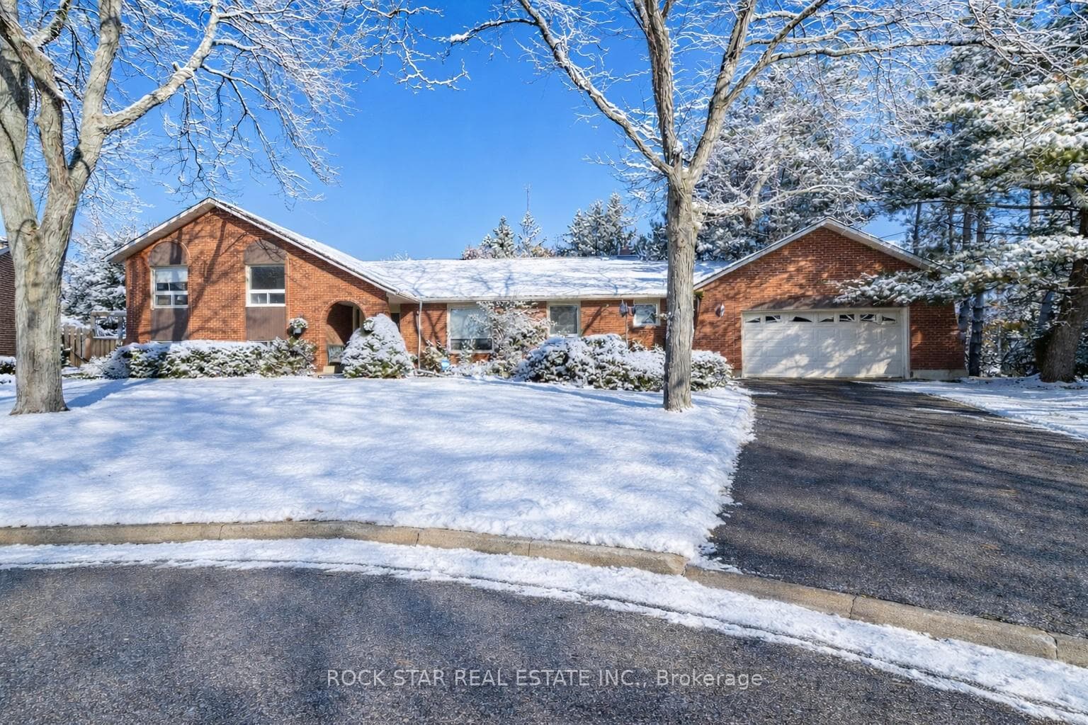 14 Cairnmore Court, Brampton, ON L6Z 1T6 - Photo 1