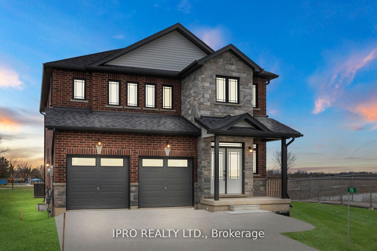 76 Ritchie Crescent, Springwater