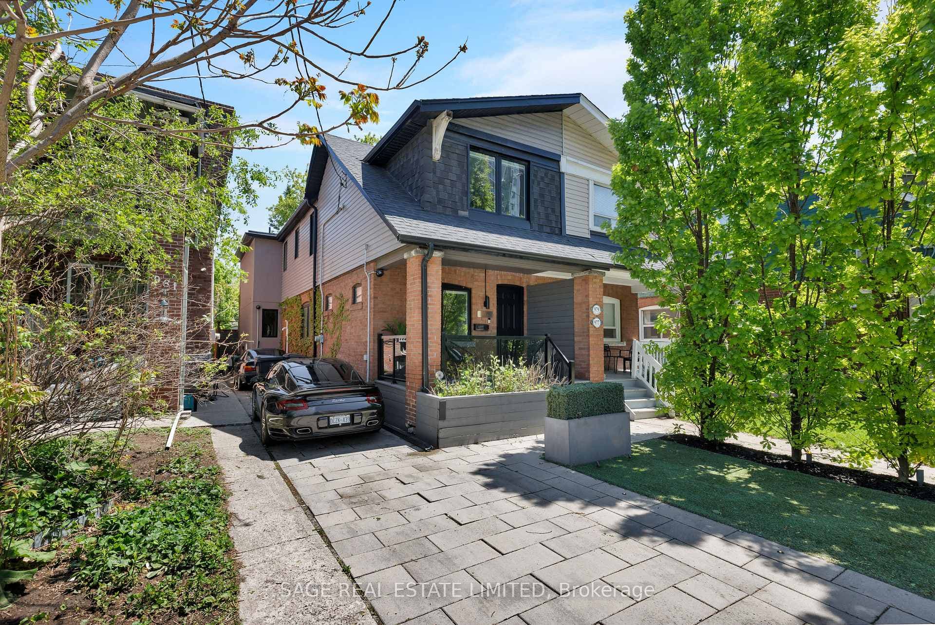 979 Broadview Avenue, Danforth / East York, ON M4K 2R9 - Photo 1