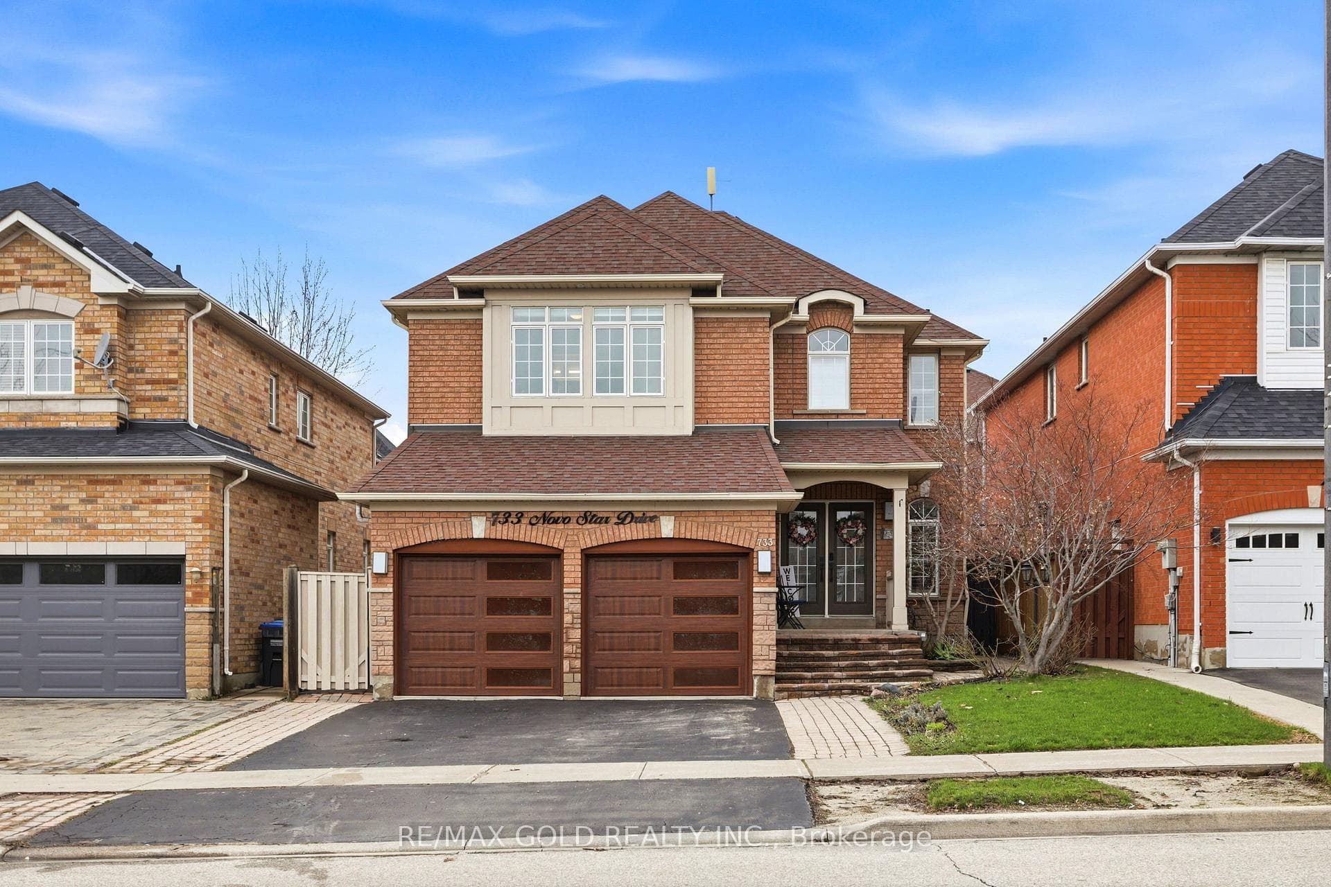 733 Novo Star Drive, Mississauga, ON L5W 1C7 - Photo 1