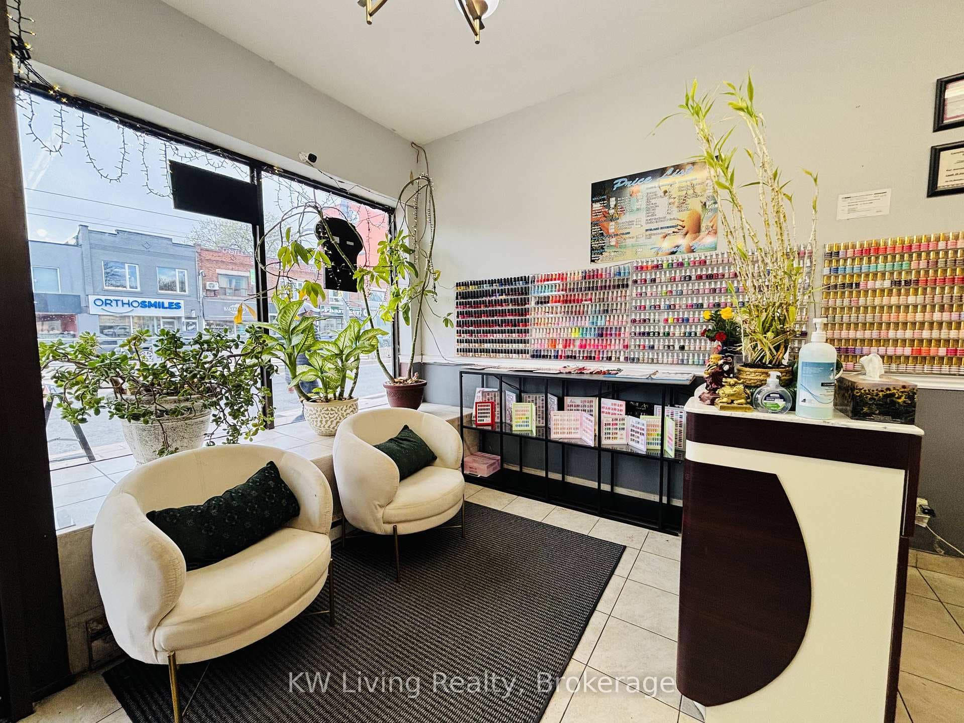 694 St Clair Avenue, Annex / Yorkville / Summerhill, ON M6C 1B1 - Photo 1