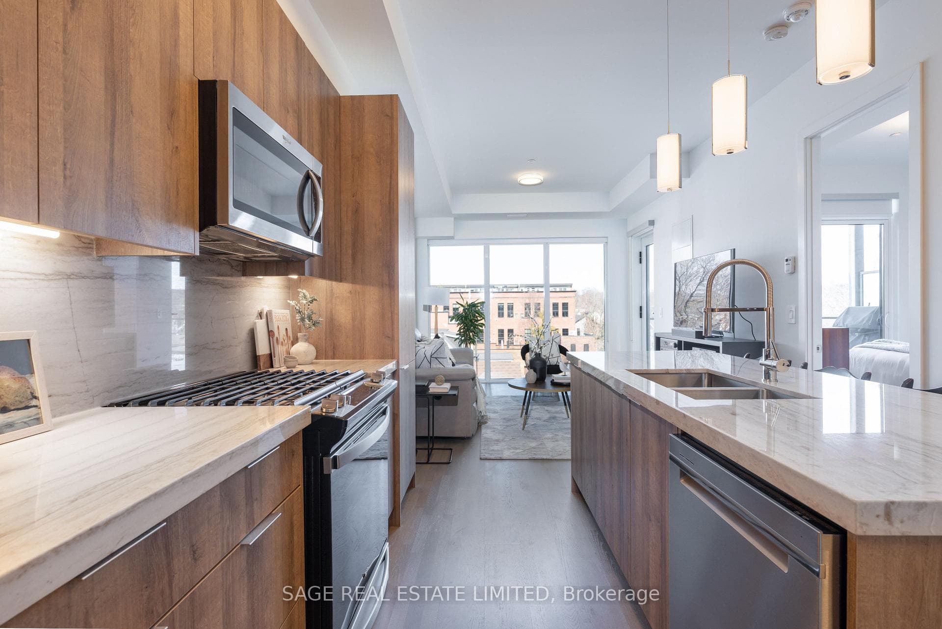 495 Logan Avenue Unit 405, Riverdale / Leslieville, ON M4K 0A5 - Photo 1