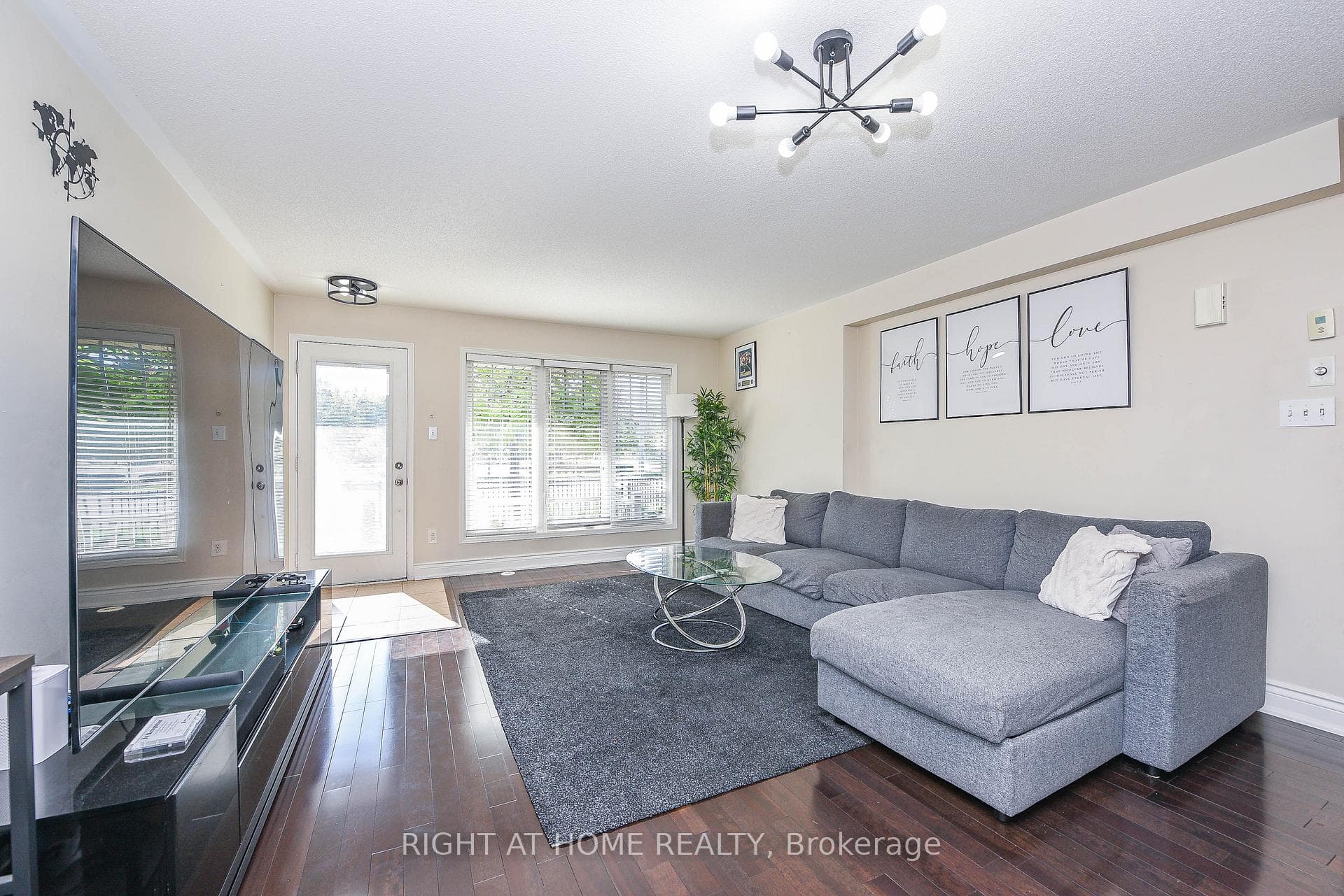 3335 Thomas Street Unit 13, Mississauga, ON L5M 0N7 - Photo 1