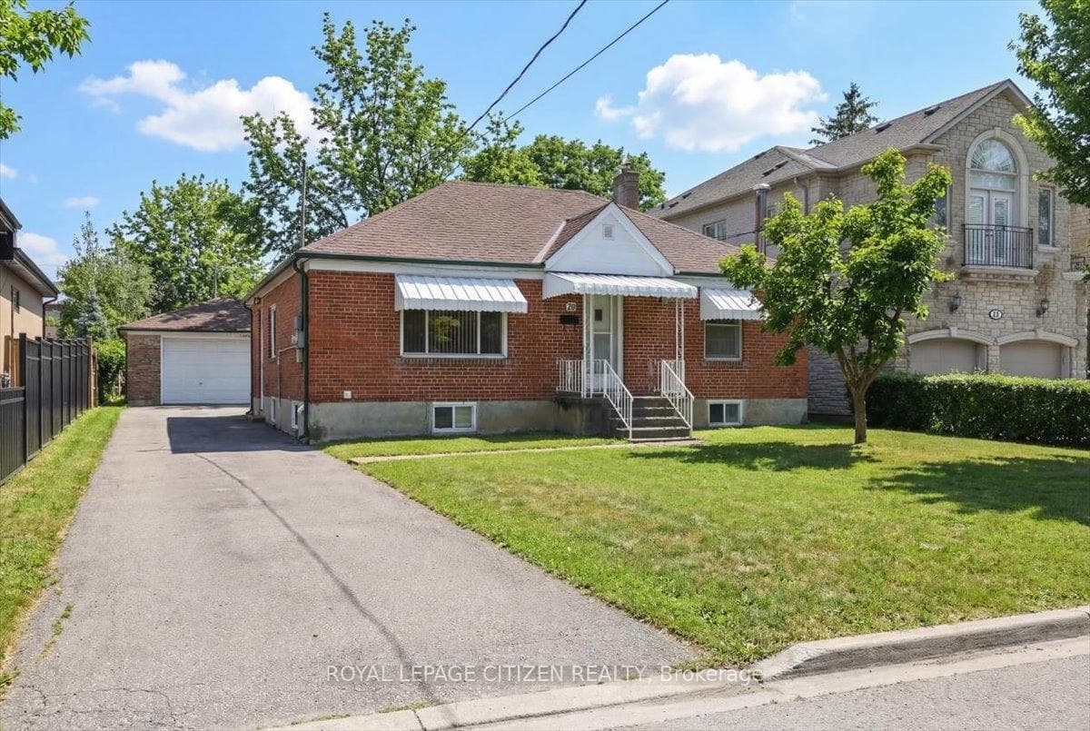 20 Dunsmore Gardens Unit MAIN, North York (Bathurst Manor / Clanton Park), ON M3H 3M2 - Photo 1