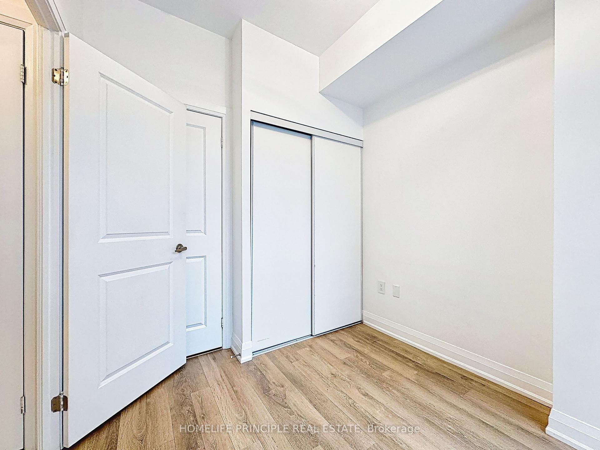 5299 Highway 7 N/A Unit C801, Vaughan, ON L4L 0J7 - Photo 1