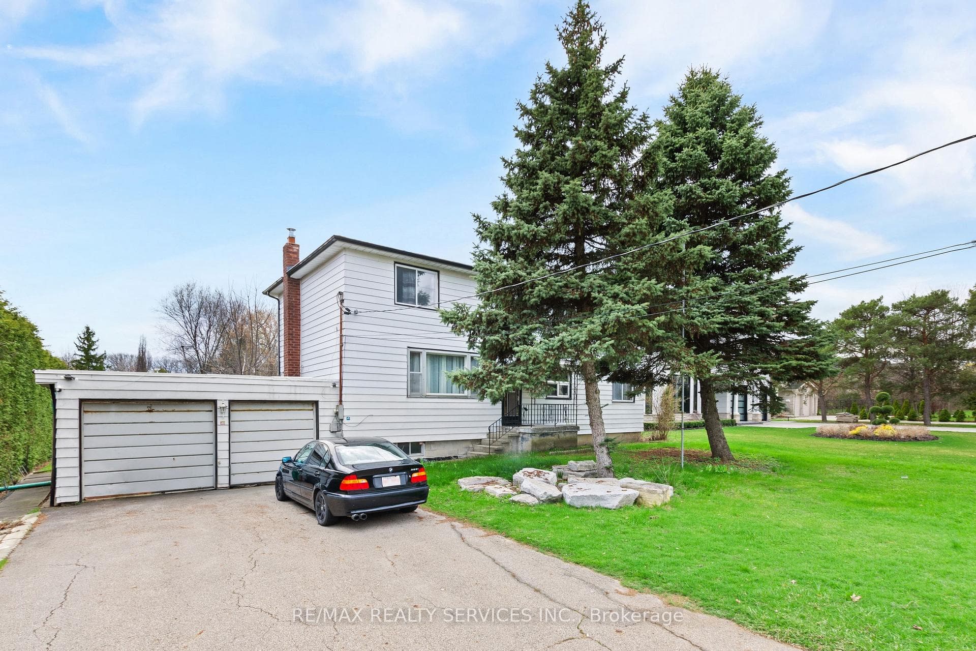 1524 Indian Grove, Mississauga, ON L5H 2S6 - Photo 1