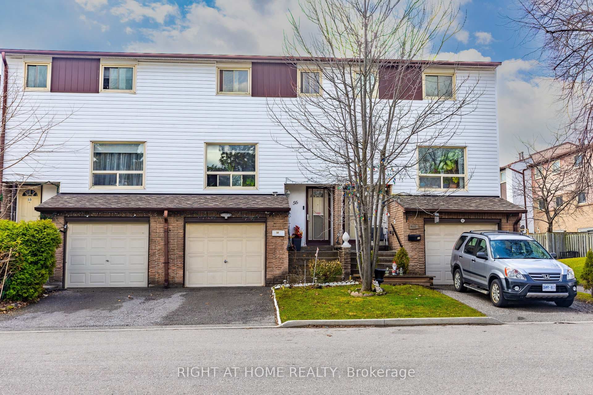 1221 Dundix Rd Road Unit 56, Mississauga, ON L4Y 3Y9 - Photo 1