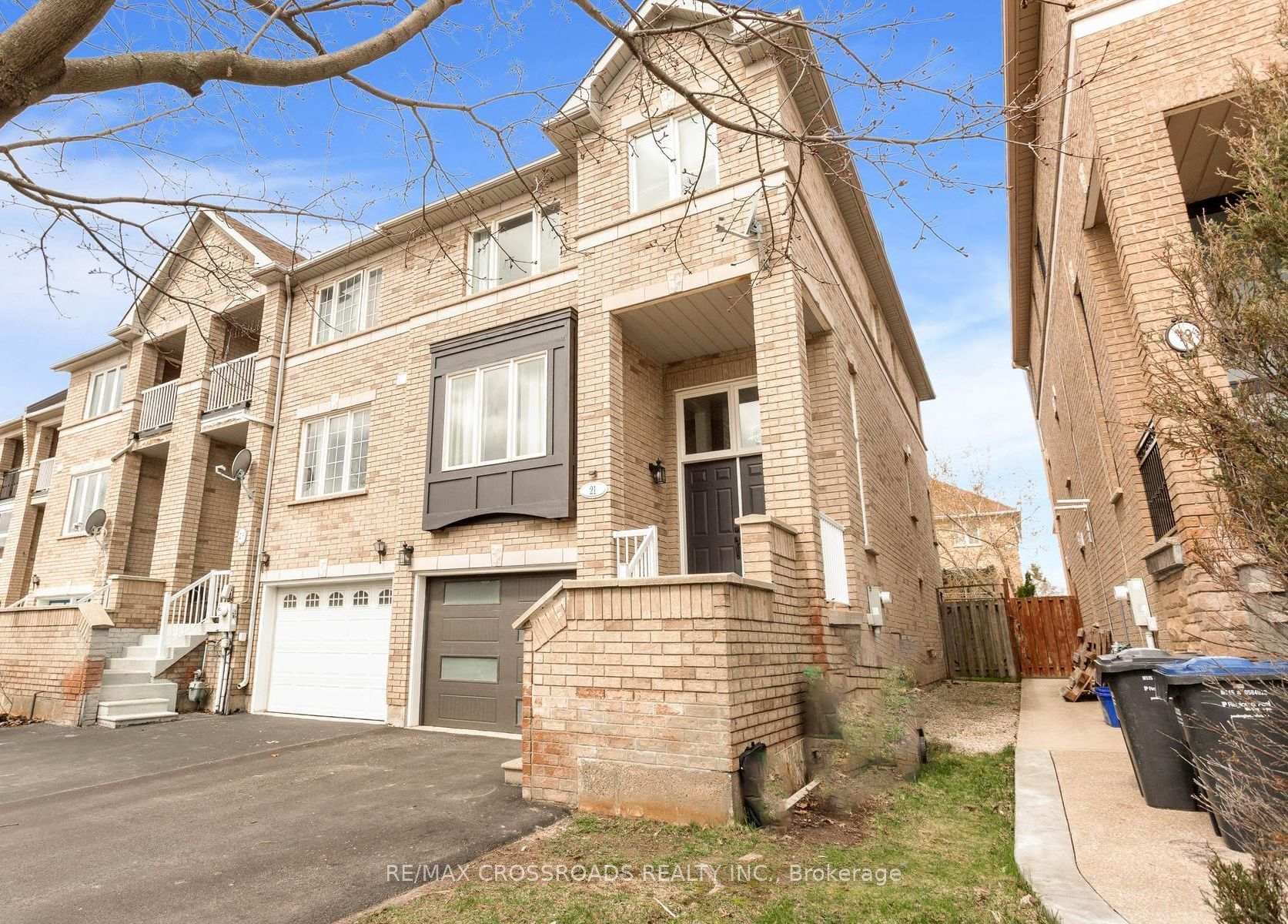 21 Cedarvalley Boulevard, Brampton, ON L7A 1N7 - Photo 1