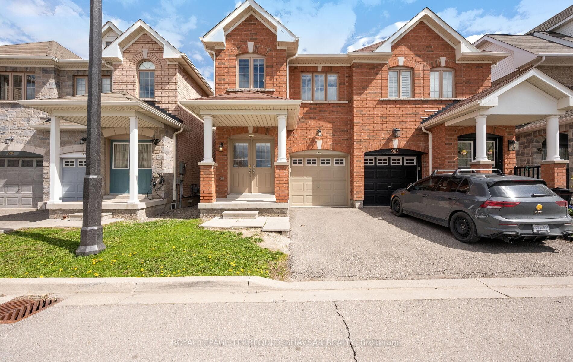 902 Francine Crescent, Mississauga, ON L5V 0E2 - Photo 1