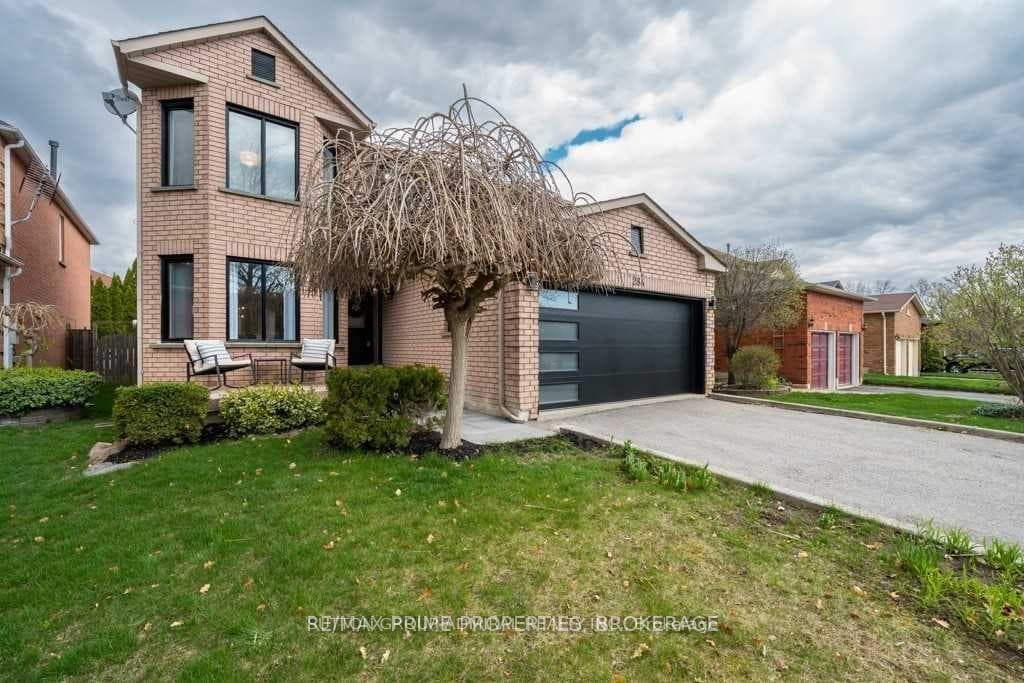 284 Lancrest Street, Pickering, ON L1V 6N3 - Photo 1