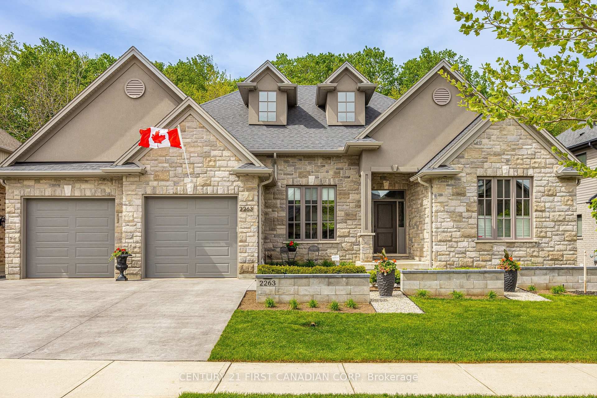 2263 Dauncey Crescent, London North, ON N5X 3Z1 - Photo 1