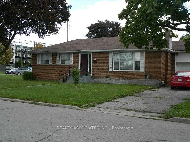 11 Muirkirk Road, Thornhill / Willowdale, ON M2R 1W2 - Photo 1