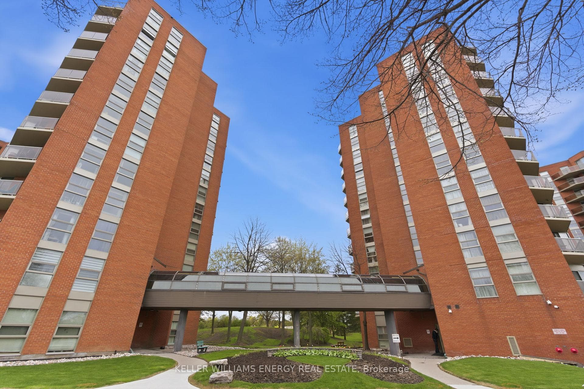 10 Dean Park Road Unit 719, Toronto E11