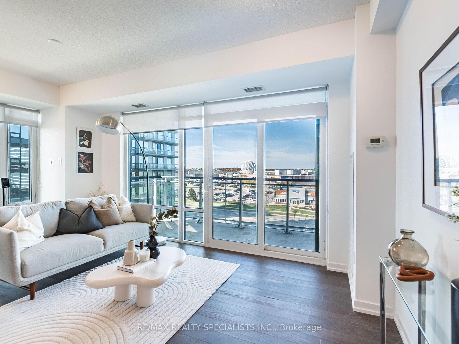 2560 Eglinton Avenue Unit 610, Mississauga, ON L5M 0Y3 - Photo 1
