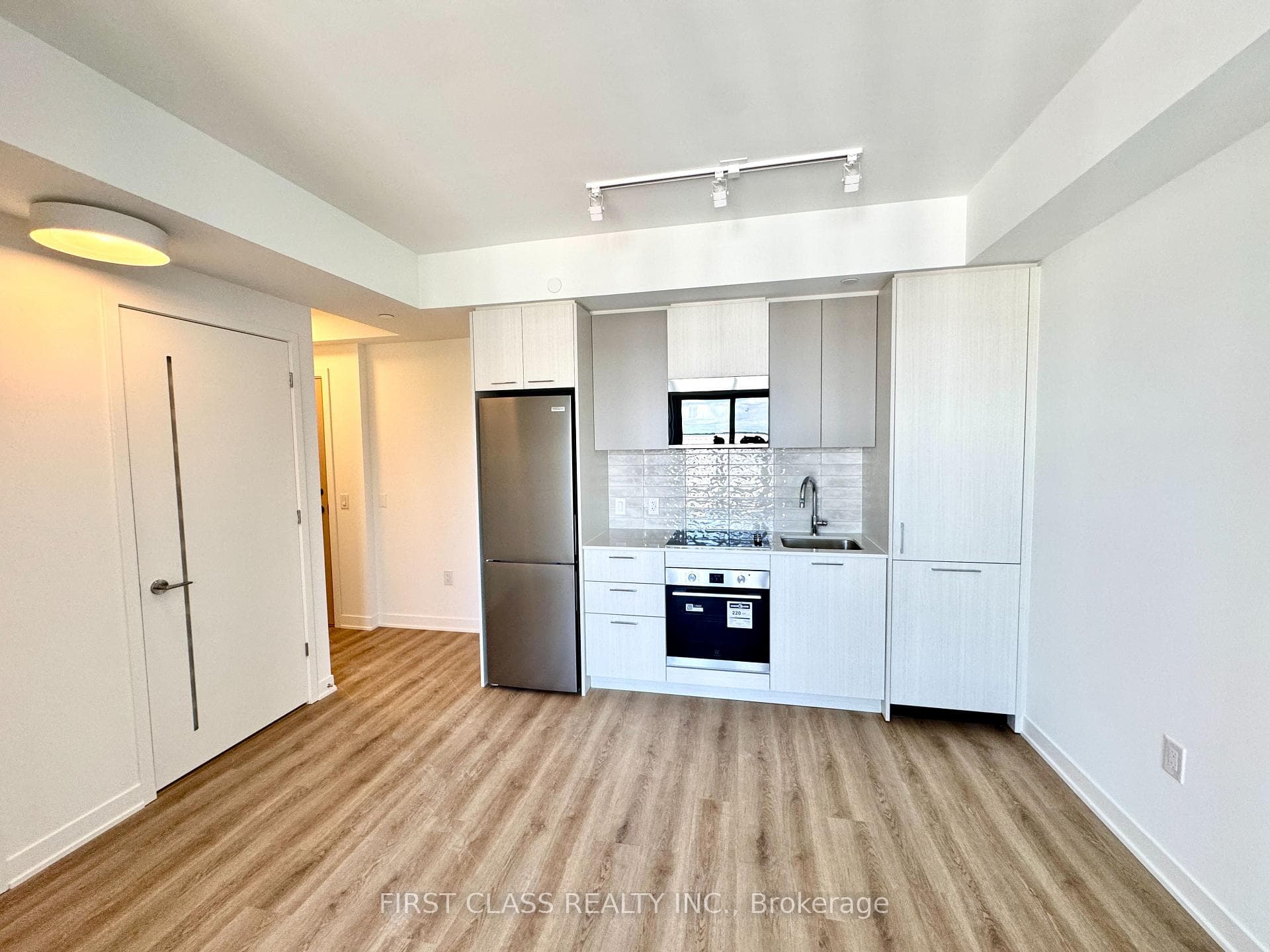 10 Oak Street Unit 1109, Regent Park / Cabbagetown / St. James Town, ON M5A 0Z1 - Photo 1